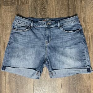 Signature Levi Strauss mid rise Denim Blue Women's Shorts size 16 33w  comfy